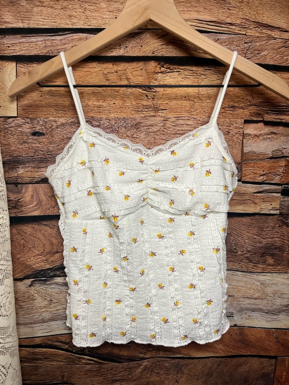 Good Days Project Delicate White Floral Lace-Trim Cami Tank (188) - Picture 2 of 8